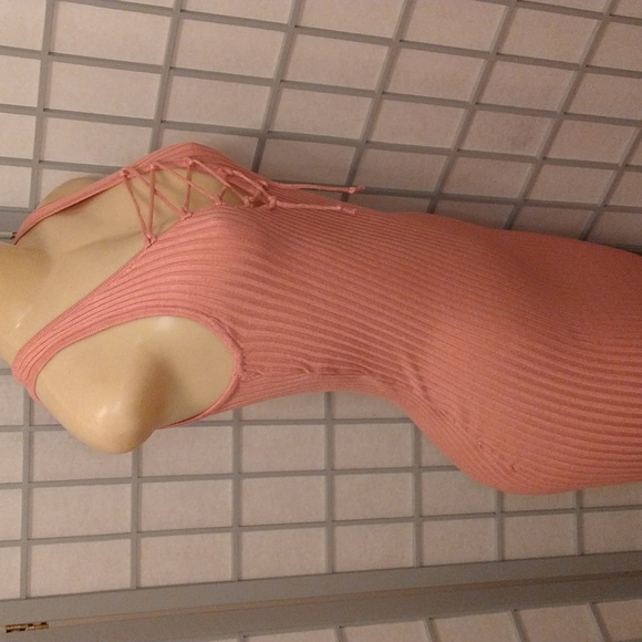 Salmon color dress - Picture 5 of 6